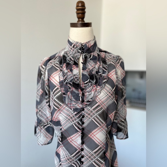 Classy Ruffled Vintage Style Blouse - Picture 3 of 8